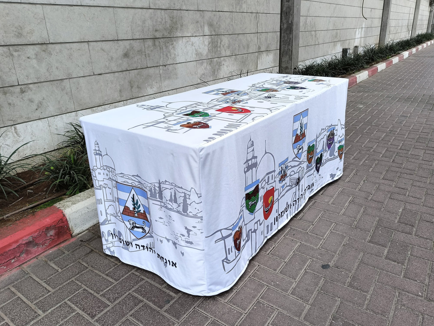 מפת שולחן ממותגת